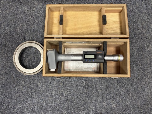 Mitutoyo digital bore mic - ,